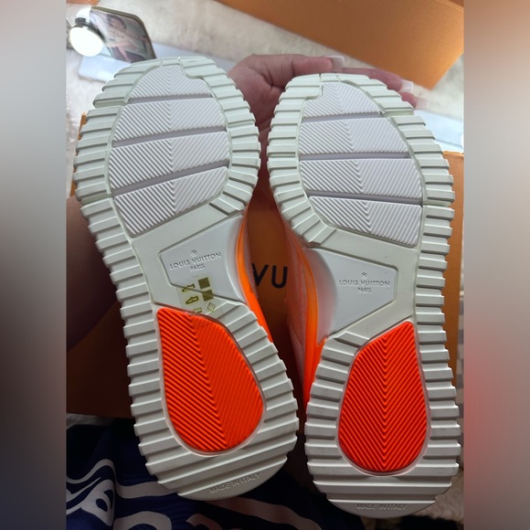 AUTHENTIC LV SNEAKERS UNISEX - Picture 13 of 14